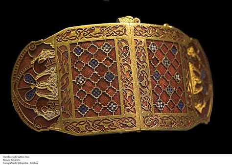  La Fibule de Sutton Hoo: Un Trésor Mérovingien D'une Beauté Inattendue!