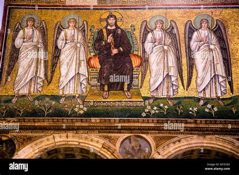  Le Sarcophage de Sant'Apollinare Nuovo: Un Chant Lyrique à la Gloire du Christ